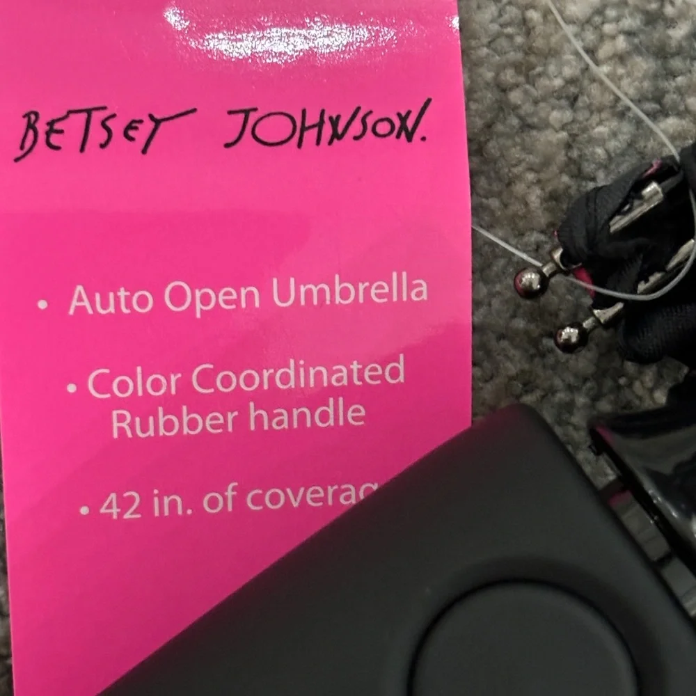 NWT BETSEY JOHNSON Butterflies
Auto-Open Umbrella XOXO Butterfly
Black - Picture 4 of 4